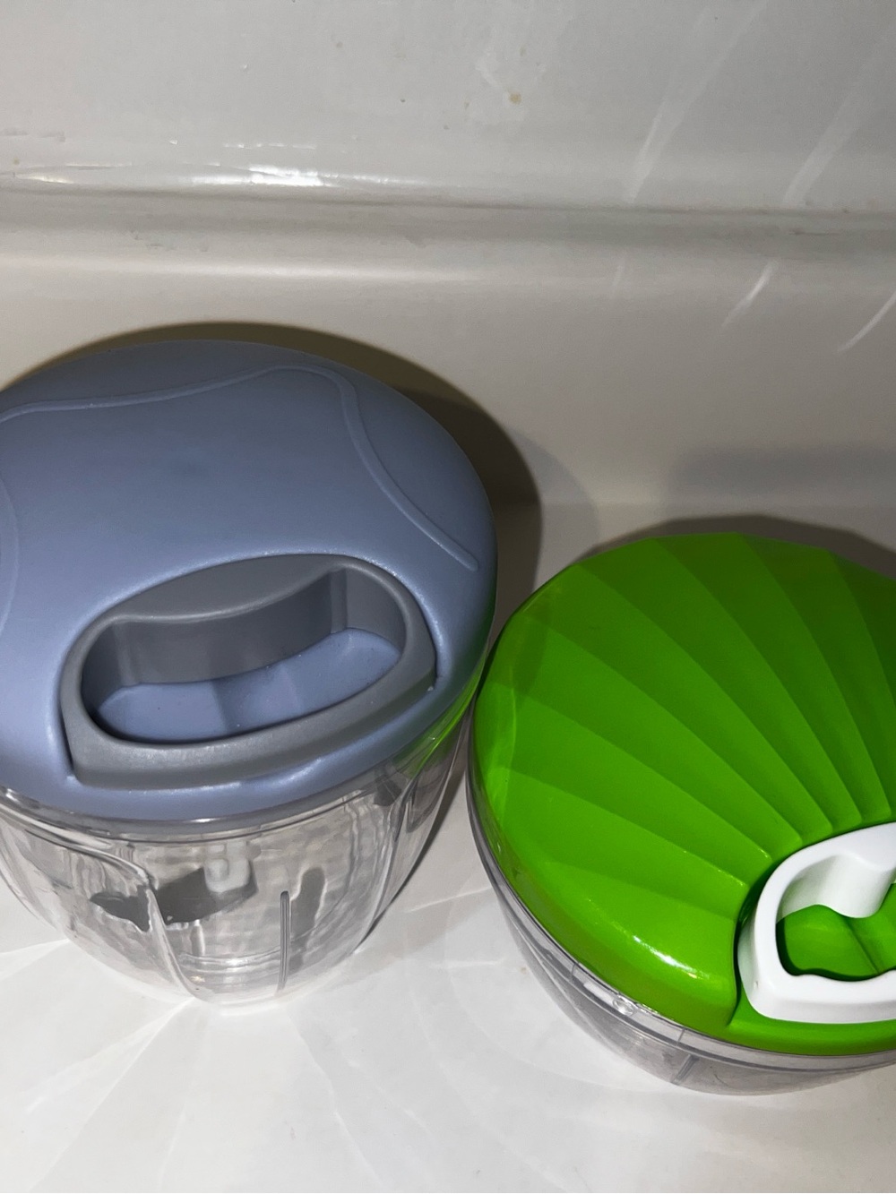 Assorted Kitchen Utensils - Picture 5 of 16